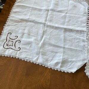 Elegant White Lace Table Linen